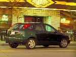 photo 93 l'auto Ford Focus Hatchback 3-wd (2 génération [remodelage] 2008 2011)