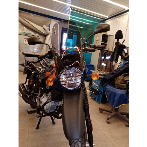 Дымчатое ветровое стекло 45см Bajaj Boxer 125/150 фото