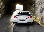 Avtomobil Nissan GT-R xususiyatlari, fotosurat 10