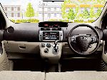fotografija 3 Avto Toyota Passo Sette S minivan 5-vrata (1 generacije 2008 2012)