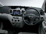 Avtomobíl Toyota Voxy značilnosti, fotografija