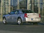 фотографија 17 Ауто Chrysler 300C Седан 4-врата (2 генерација 2011 2014)