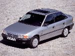 صورة فوتوغرافية 18 سيارة Opel Astra سيدان 4 باب (G 1998 2009)