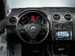 grianghraf 23 Carr Volkswagen Caddy Kombi mionbhan 4-doras (4 giniúint 2015 2017)