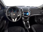 fotosurat 4 Avtomobil Chevrolet Cruze Xetchbek 5-eshik (J300 [restyling] 2012 2015)