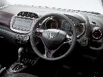 foto şəkil 3 Avtomobil Honda Fit Hybrid hetçbek 5-qapı (3 nəsil 2013 2017)