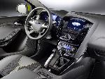 grianghraf 9 Carr Ford Focus Hatchback 5-doras (3 giniúint 2011 2017)