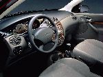 grianghraf 104 Carr Ford Focus Hatchback 5-doras (3 giniúint 2011 2017)