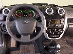 صورة فوتوغرافية 6 سيارة VAZ (Lada) Granta Sport سيدان 4 باب (1 جيل 2011 2017)