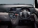 φωτογραφία 3 Αμάξι Toyota Isis μίνι βαν (1 Γενιά [Ανακαίνιση] 2007 2011)