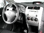 grianghraf 4 Carr Suzuki Liana Sedan (1 giniúint [athstíleáil] 2004 2007)