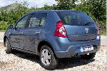 ფოტო 20 მანქანა Dacia Sandero ჰეჩბეკი (1 თაობა 2008 2012)