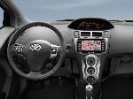 fotografie 18 Auto Toyota Yaris Hatchback 5-dvere (XP9 [facelift] 2009 2012)