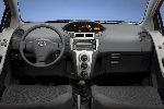 foto 25 Bil Toyota Yaris Hatchback 3-dörrars (P1 [omformning] 2003 2005)