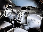 լուսանկար 29 Ավտոմեքենա Toyota Yaris հեչբեկ 3-դուռ (P1 [վերականգնում] 2003 2005)