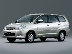 Automobiel Toyota Innova kenmerken, foto 1