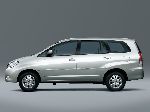 Automobiel Toyota Innova kenmerken, foto 3