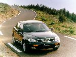 kuva 1 Auto Daewoo Leganza Sedan (1 sukupolvi 1997 2002)