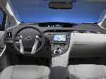 kuva 5 Auto Toyota Prius Hatchback (2 sukupolvi 2003 2009)