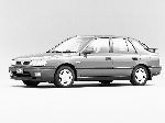 Automóvel Nissan Pulsar hatchback características, foto 4